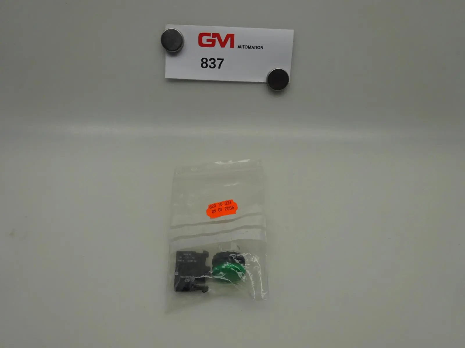Produktfoto 1 von Klöckner Moeller M22-LED230-R + Drucktaster Grün push-button switch 62035033