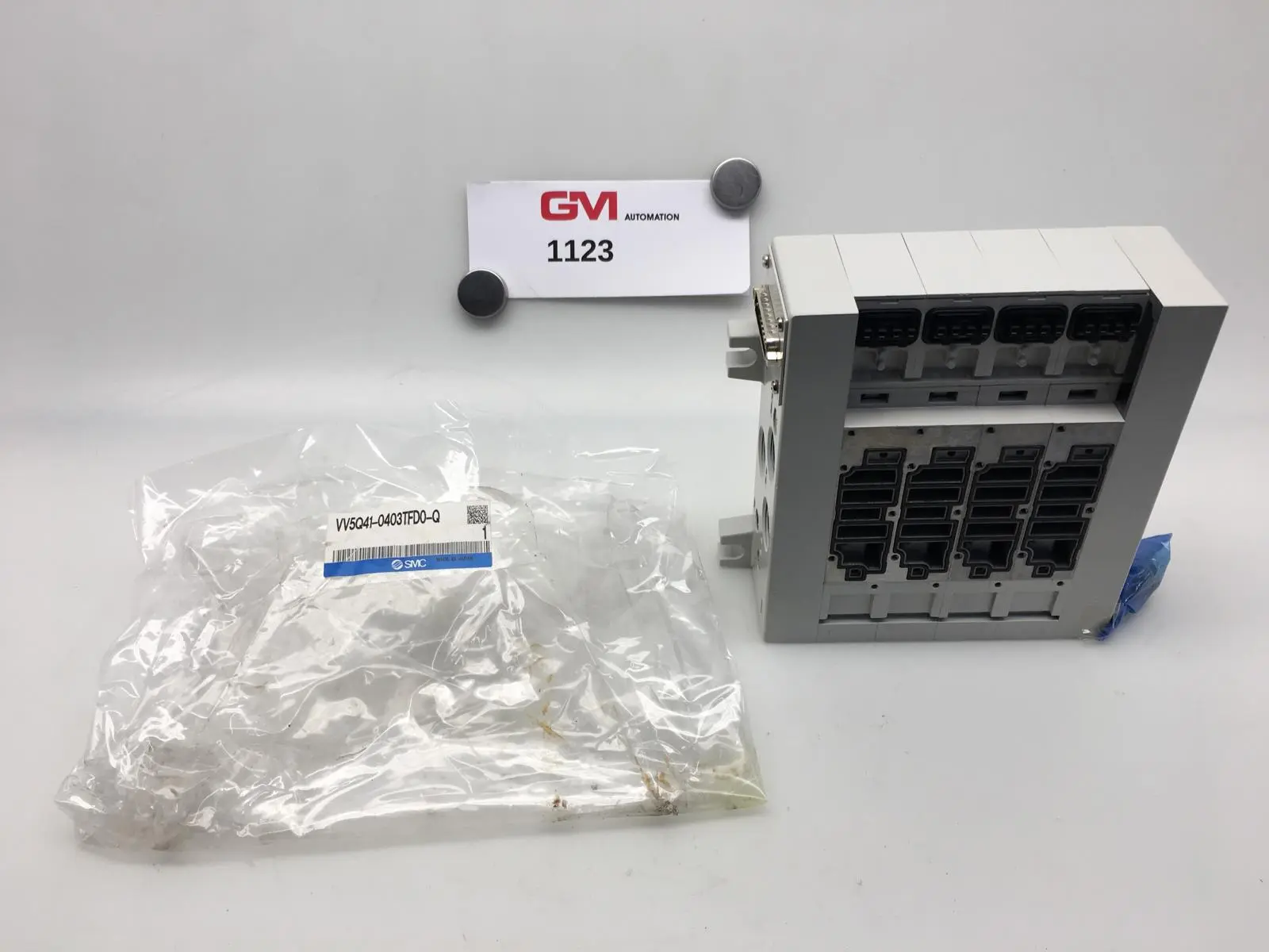 Produktfoto 1 von SMC pneumatischer Verteiler VV5Q41-0403TFD0 VQ valves 8-port VV5Q41 MFLD