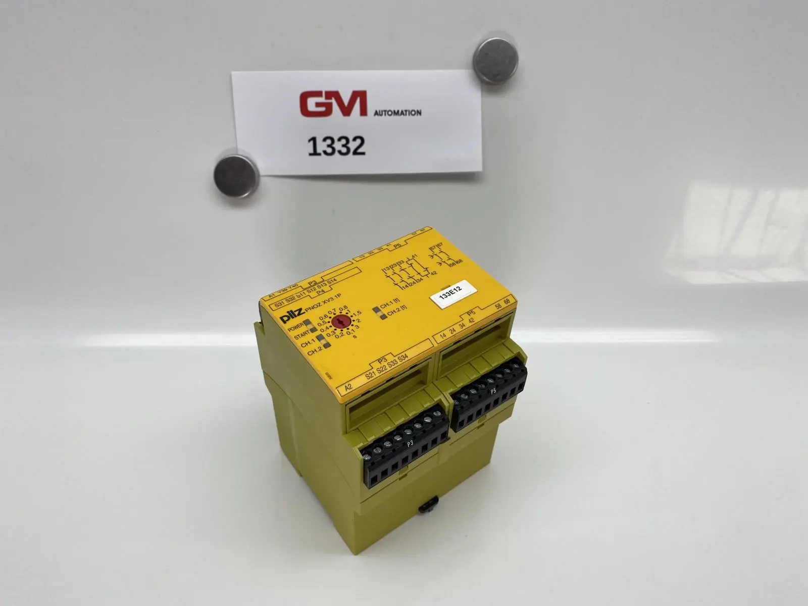 Produktfoto 1 von Pilz Sicherheitsrelais 777522 Safety Relay PNOZ XV3.1P 3/24VDC 3n/o 1n/c 2n/o t