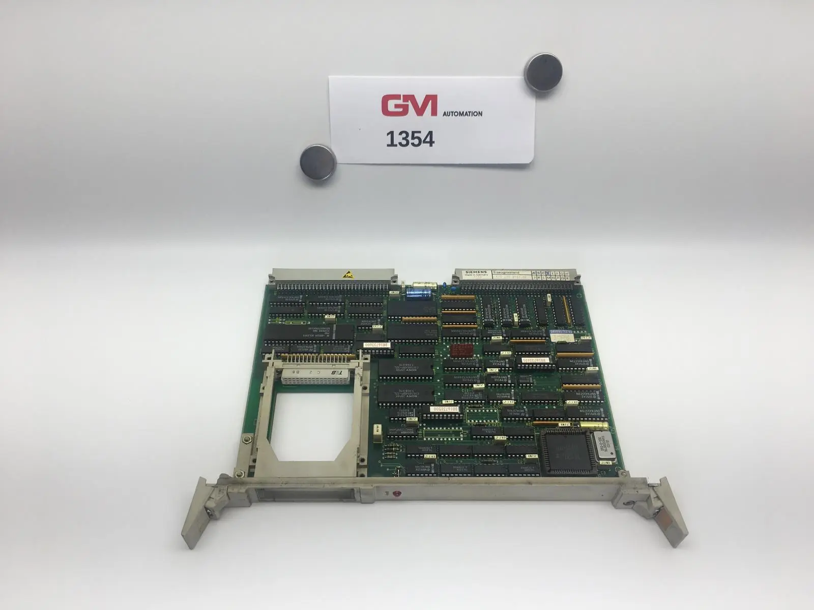 Produktfoto 1 von Siemens Servo-CPU 6FX1121-3BA01 SINUMERIK 880 Central Processing Unit E-Stand: D