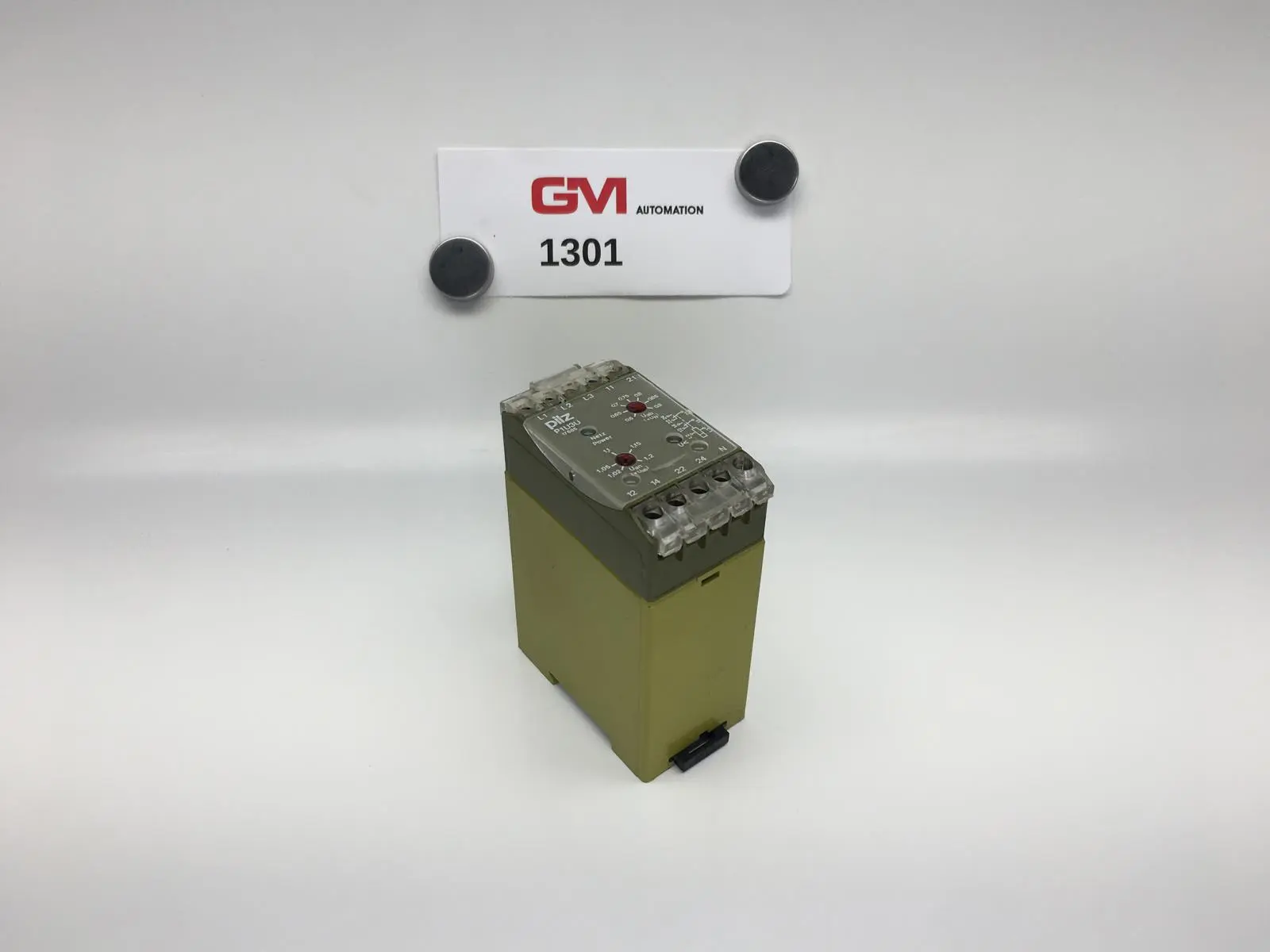 Pilz Sicherheitsschaltgerät P1U3U / 3x380V 3,5VA 50-60Hz safety relay 426060
