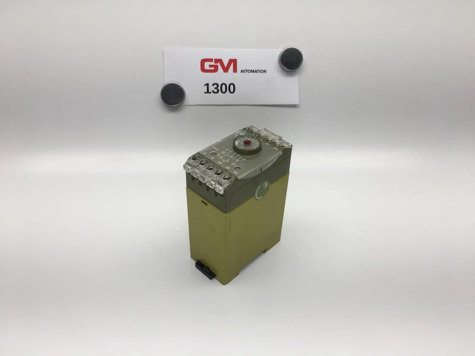 Produktfoto 1 von Pilz Zeitrelais PA-1PK/10/FBM 482363 ansprechverzögert 220V 3,5VA 5A 0,5-10s