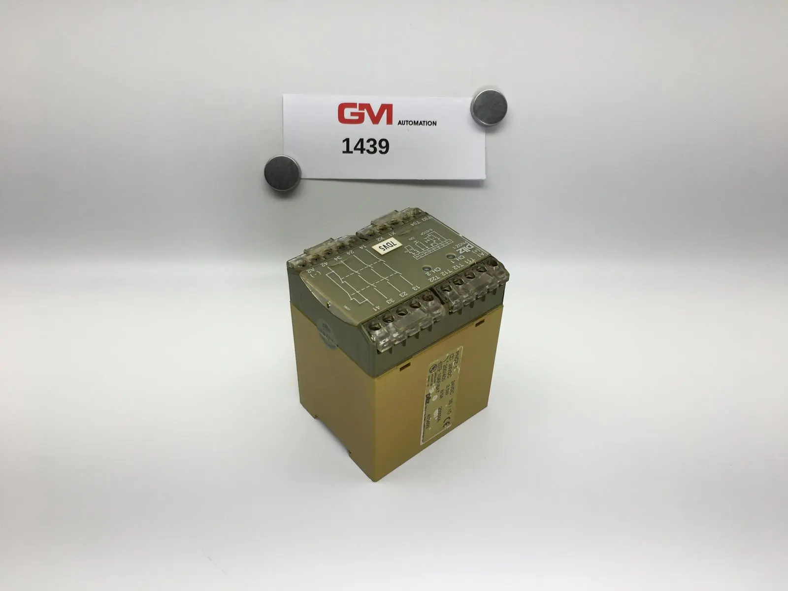 Produktfoto 1 von Pilz Sicherheitsrelais 475695 Safety Relay PNOZ 1 24V DC 3S+1Ö 24V beschädigt