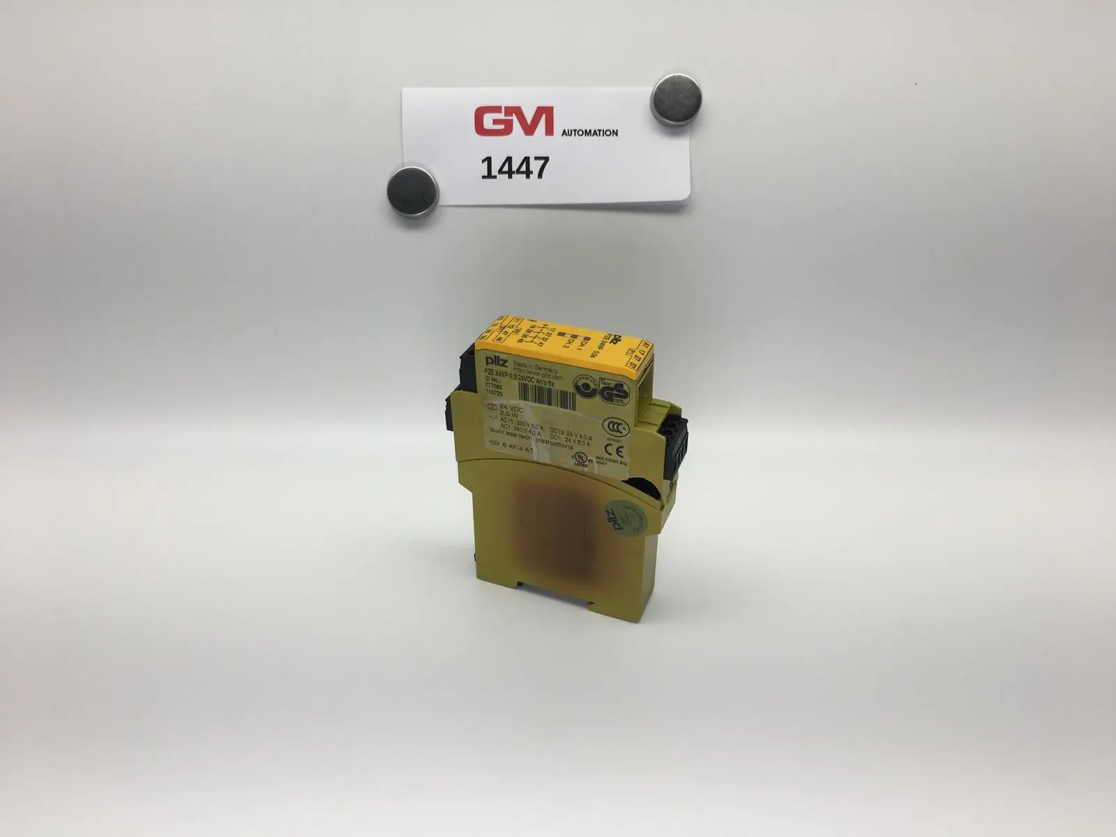 Produktfoto 1 von Pilz Sicherheitsrelais 777580  PZE X4VP Safety Relay Module0,5s 0,5/24VDC 4n/o