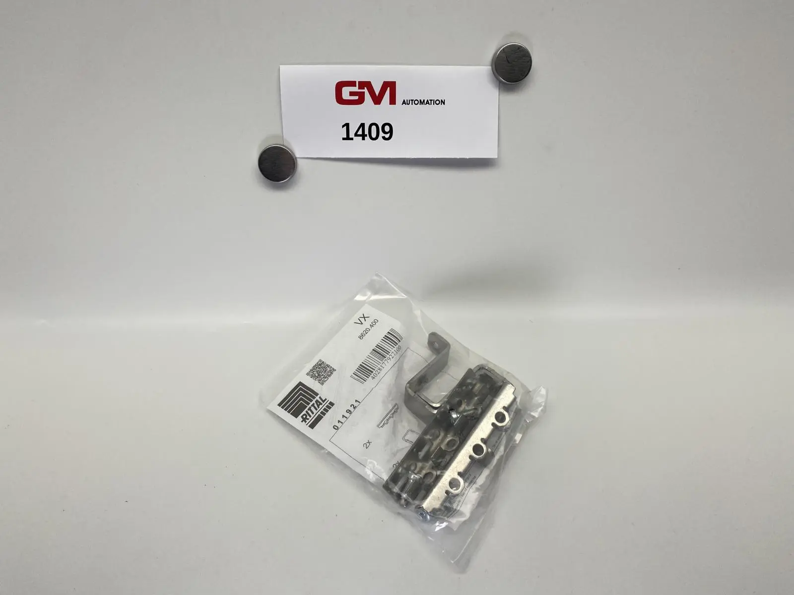 Produktfoto 1 von VPE 2x Rittal 8620.400 VX Sockel-Ausbauwinkel Edelstahl Sockel 8620400 base