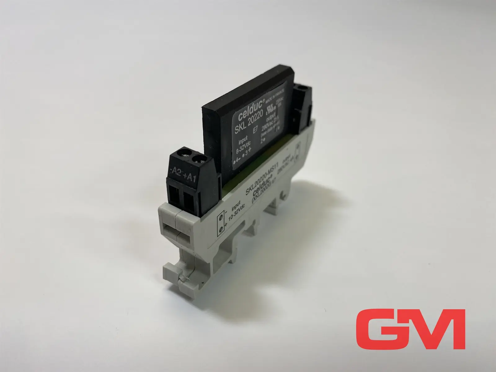 Produktfoto 1 von Celduc Halbleiterrelais SKL20220 solid state relay 280VAC + Sockel SKL20220-MS11