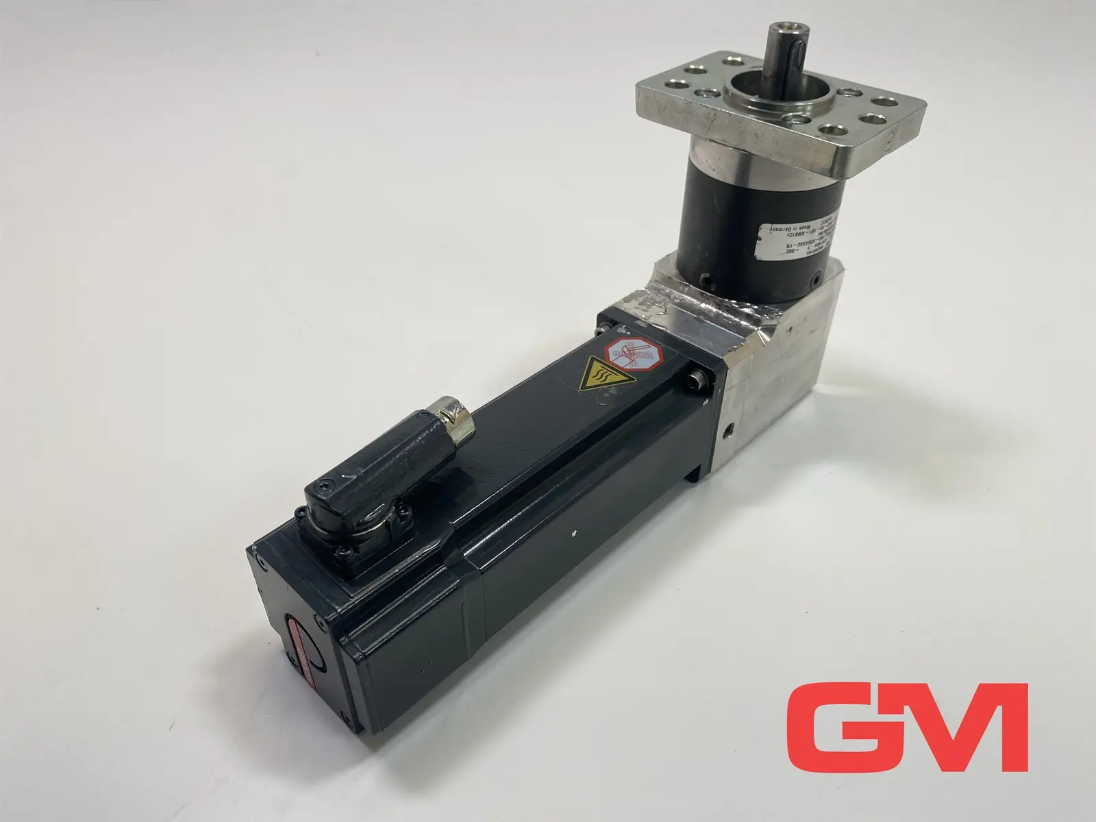 Produktfoto 1 von Beckhoff Servomotor AM8022-0D21-0000 Synchronmotor 0,59kW + Getriebe 100259164