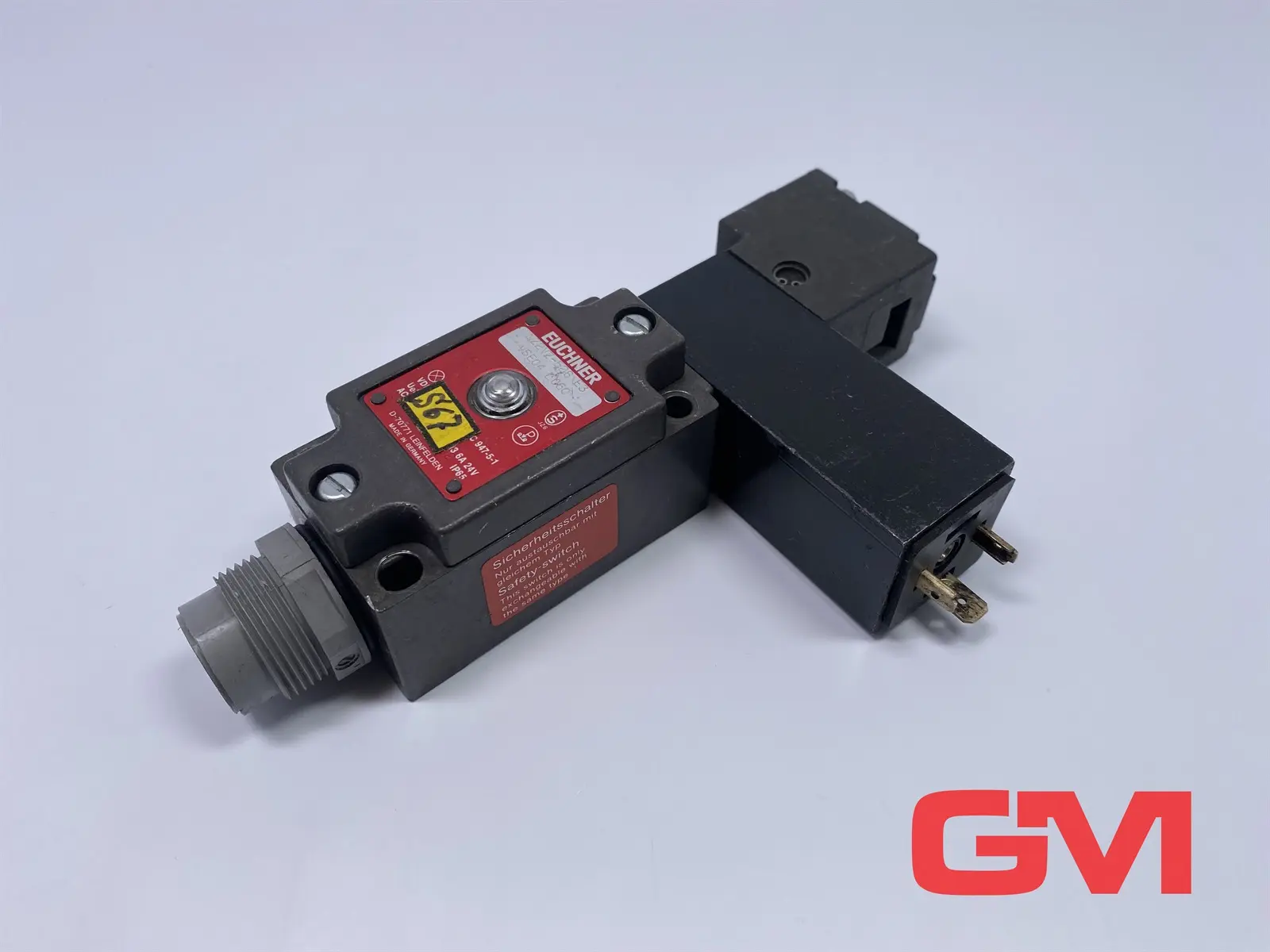 Produktfoto 1 von Euchner Sicherheitsrelais NZ2VZ-528E3VSE04L060 safety relay 046742 mit Zuhaltung