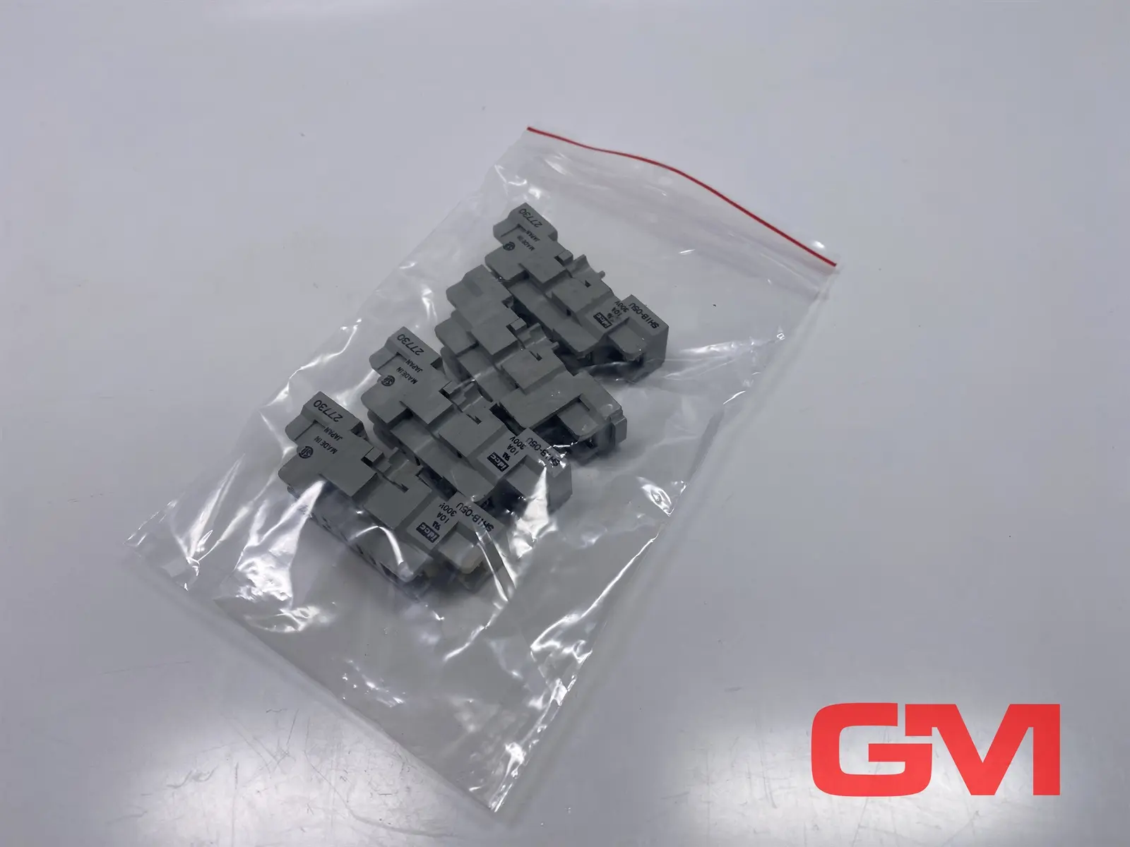 Produktfoto 1 von VE 4x idec Relaissockel 27730 relay socket base SHIB-05U 10 A 300 Volt grau