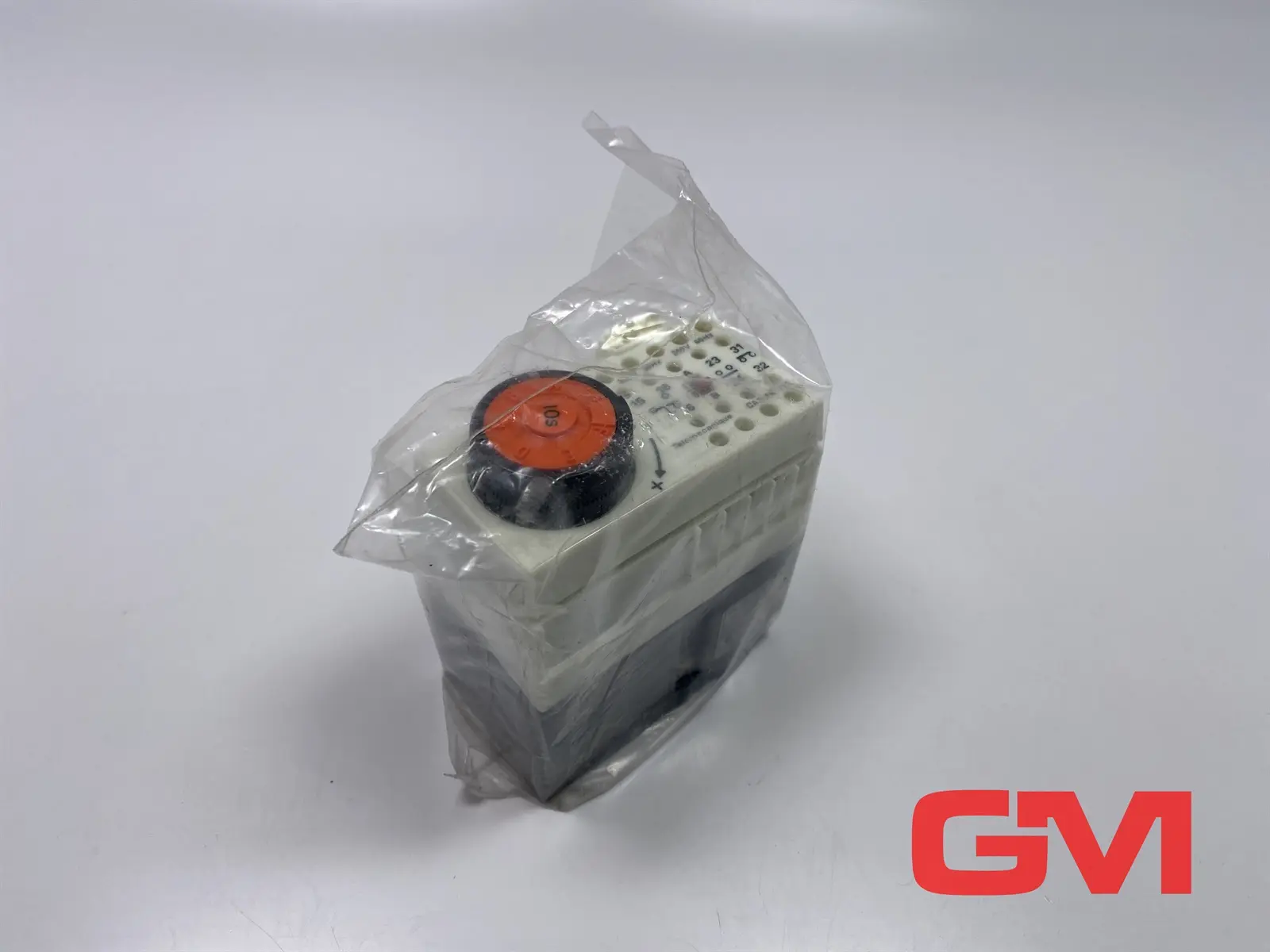Produktfoto 1 von Telemecanique Zeitrelais CA2-FR111MP time delay relay 220V 50Hz 240V 60Hz 10s