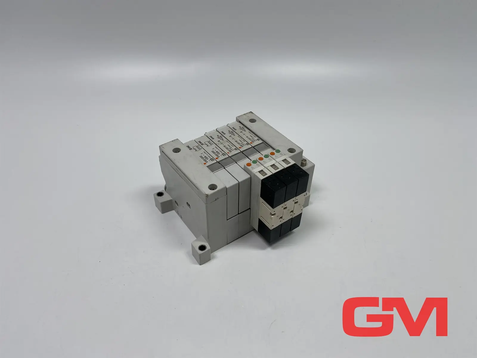 Produktfoto 1 von SMC Ventilinsel 3x Ventil VQ1201N-5-Q + 2x VVQ1000-10A-1 valve terminal
