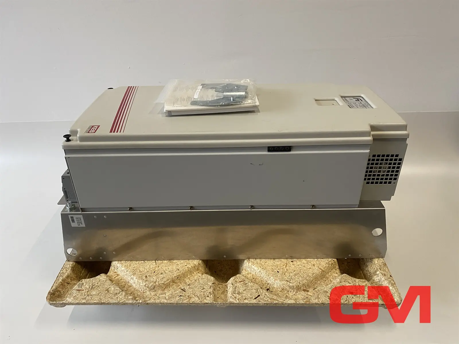 Produktfoto 1 von KEB Frequenzumrichter Combivert 23.F4.F1U-4R01 frequency converter 104 KVA 75KW