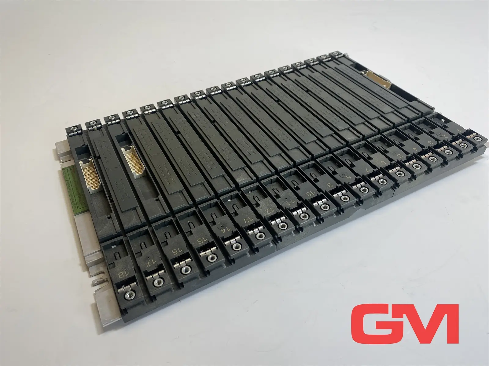Produktfoto 1 von Siemens Baugruppenträger 6ES7403-1TA01-0AA0 extension rack ER1 S7-400 E-Stand 02