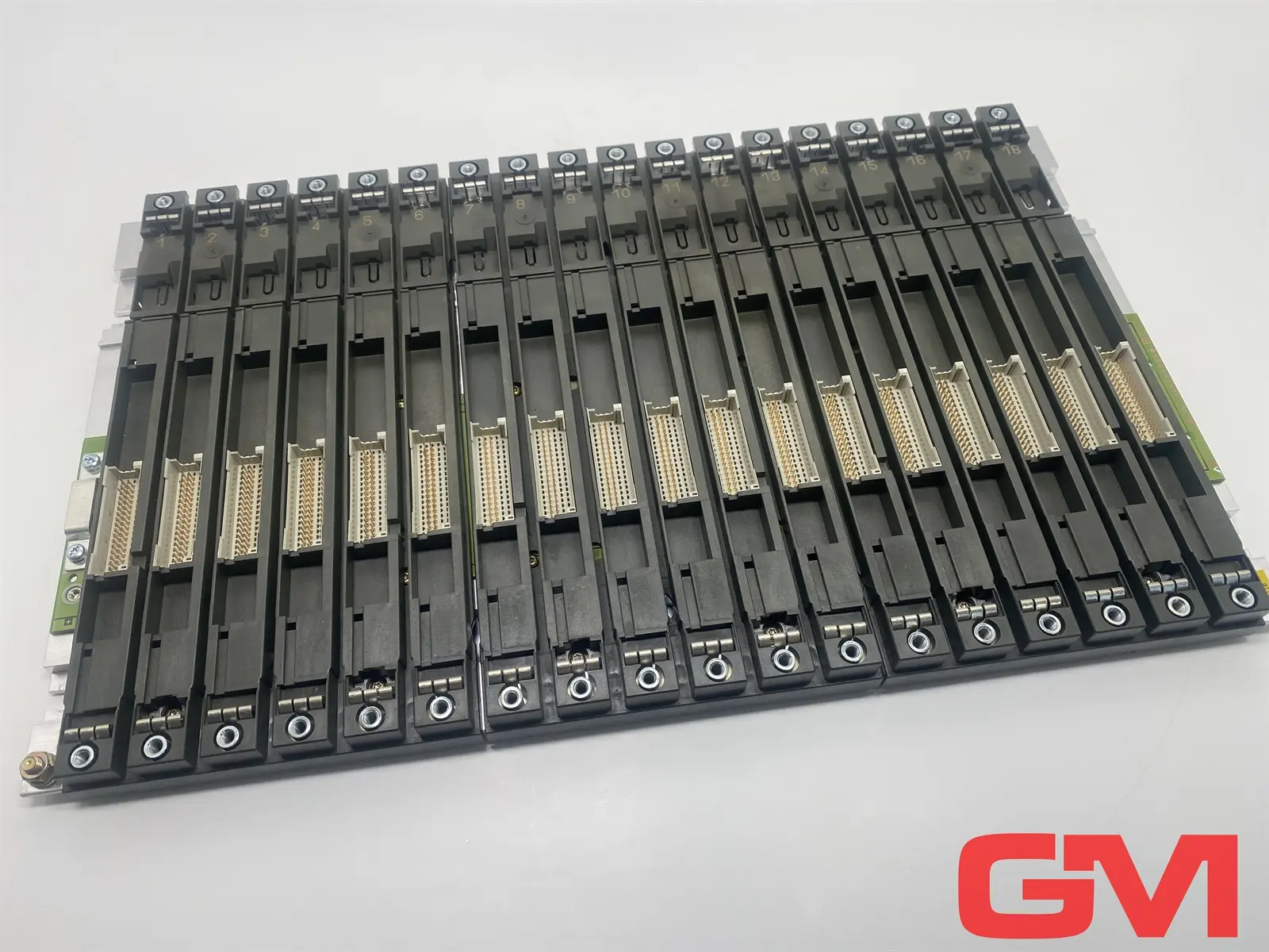 Produktfoto 1 von Siemens Baugruppenträger 6ES7403-1TA01-0AA0 extension rack ER1 S7-400 E-Stand 01