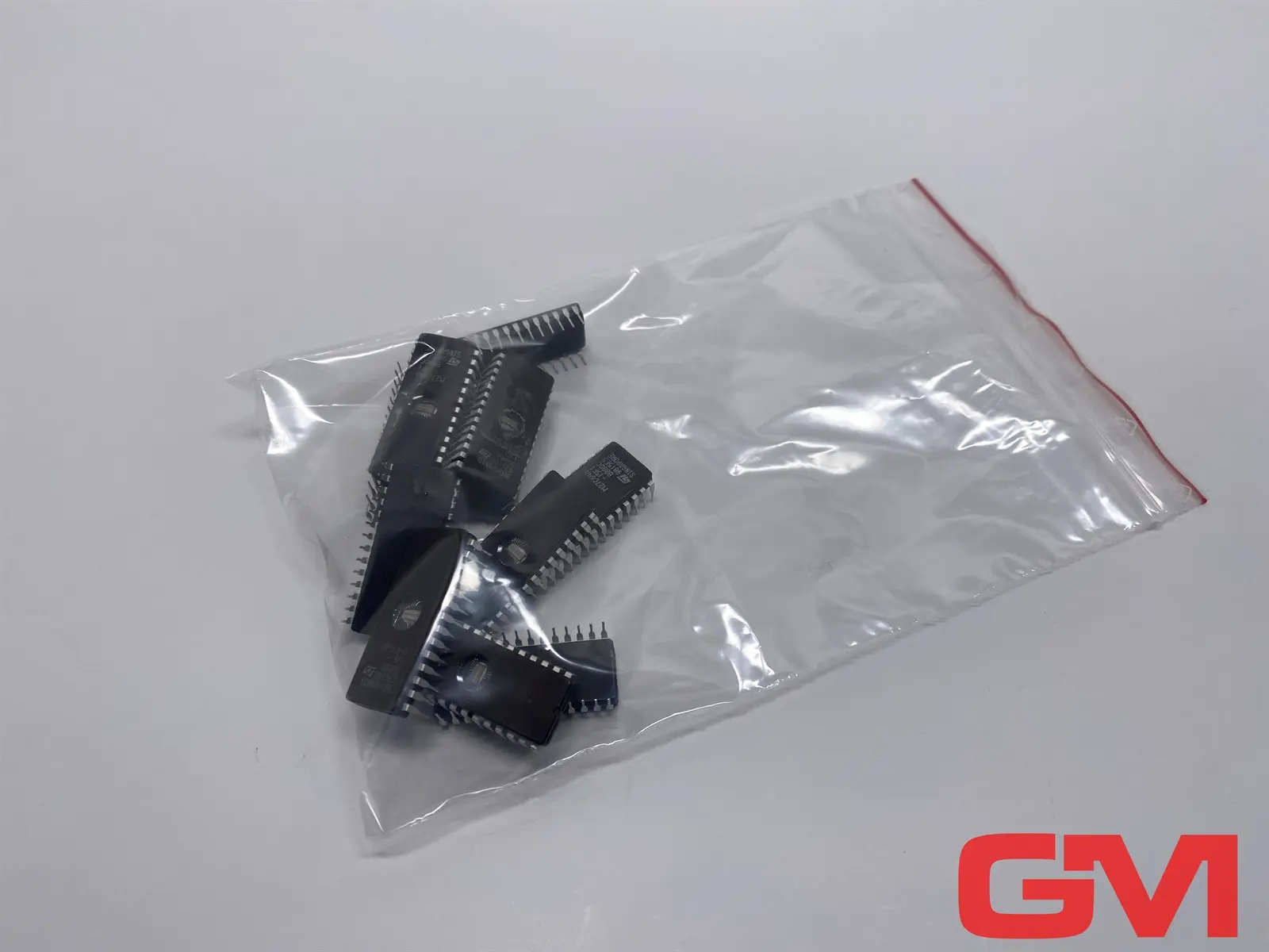 Produktfoto 1 von VE 12x STMicroelectronics IC Speicher M27C64A-15F1 memory IC 64Kbit EPROM
