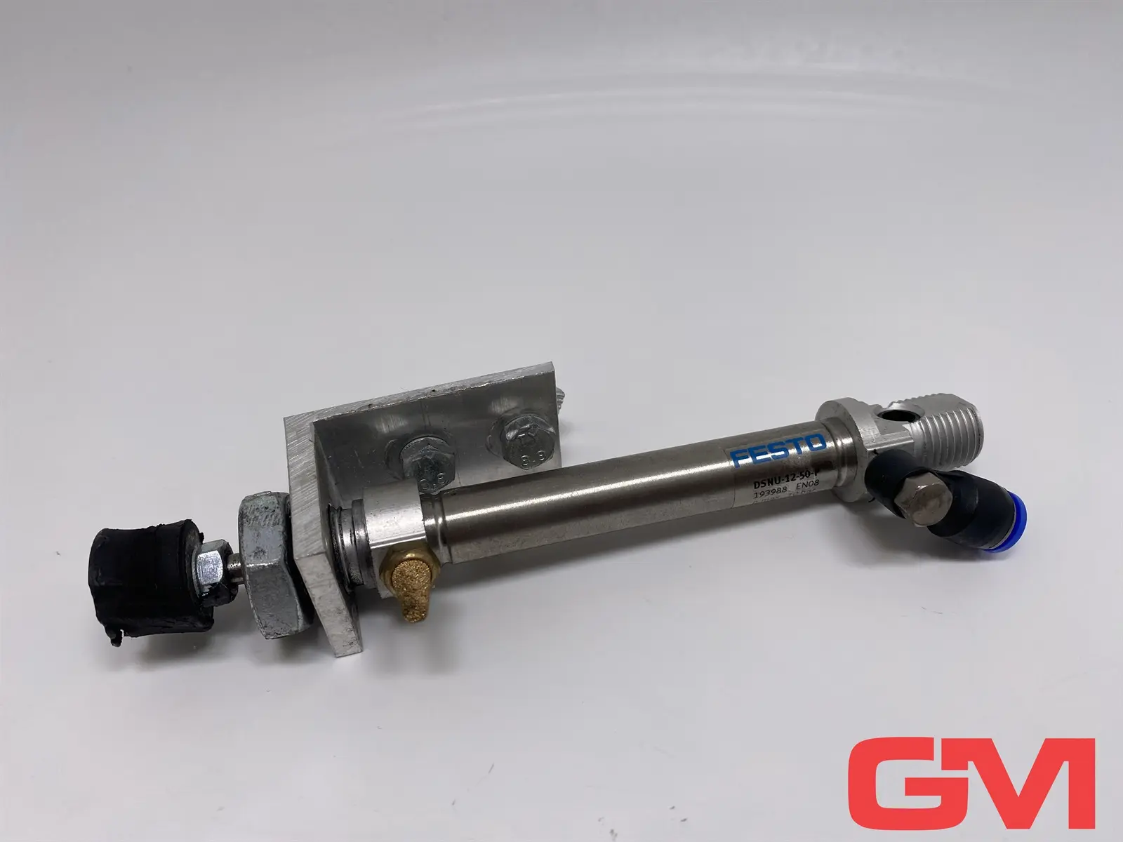 Produktfoto 1 von Festo Normzylinder DSNU-12-50-P ISO cylinder 193988 mit Halter leicht beschädigt