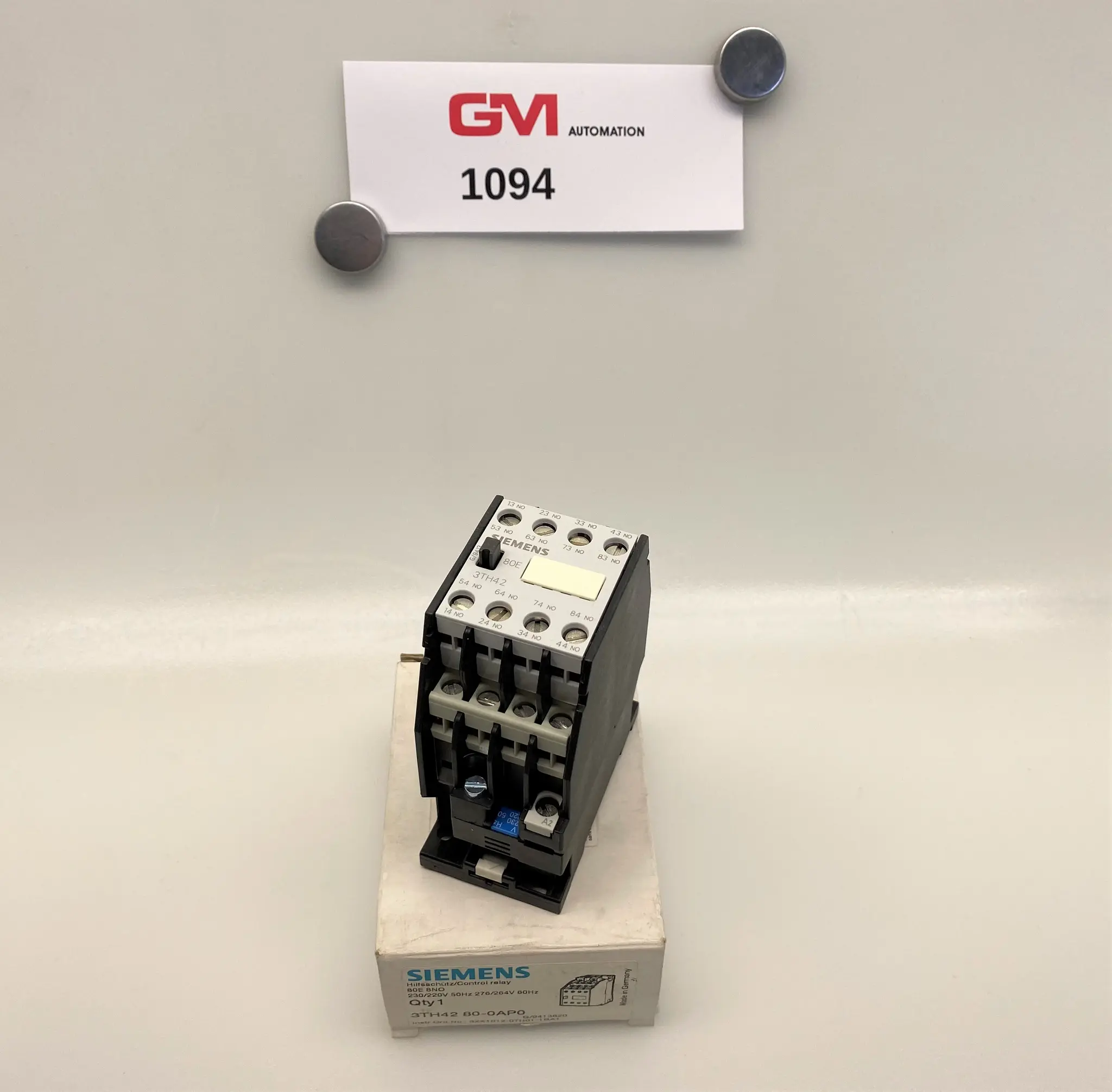 Produktfoto 1 von Siemens Hilfsschütz 3TH42 80-0AP0 80E 8NO Schraubanschluss contactor relay 230V