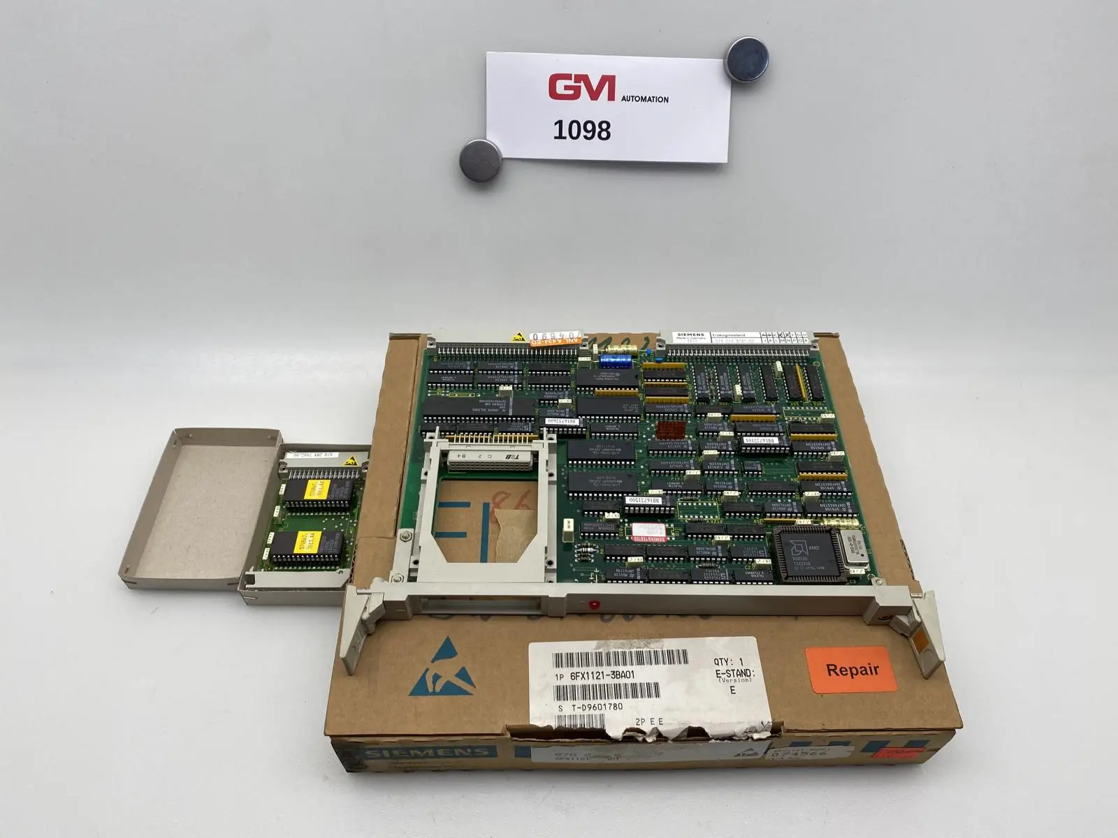 Produktfoto 1 von Siemens Servo-CPU 6FX1121-3BA01 + 6FX1863-0BX01-4E Servo Software E-Stand: E