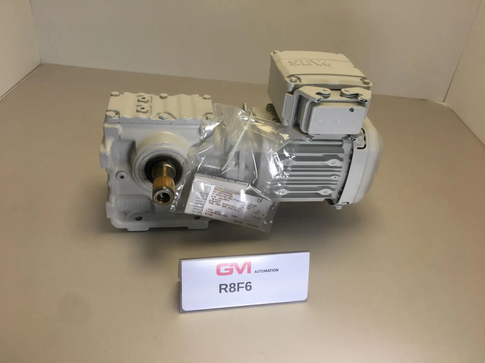 Produktfoto 1 von SEW Eurodrive Getriebemotor S47 DRS71S4/ASB1 500V 0,99A 0,37 kW 1380/18 Umin