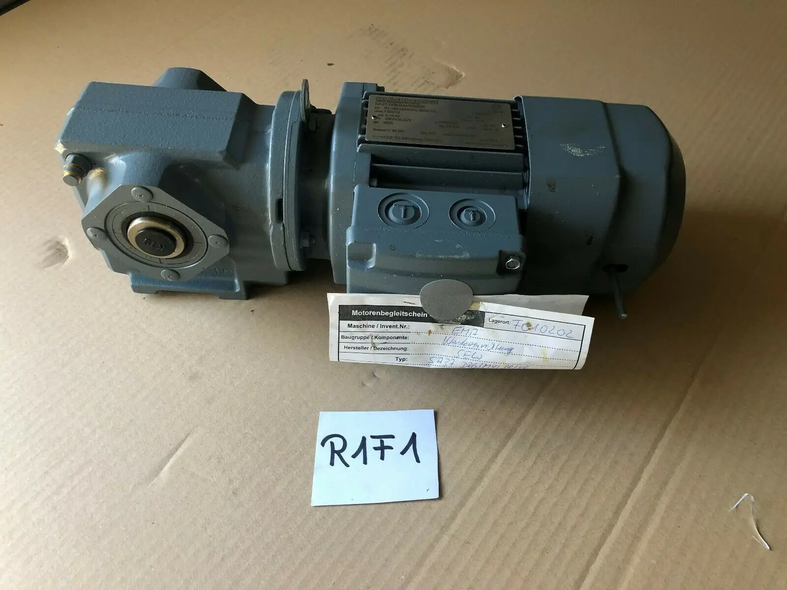 Produktfoto 1 von SEW Getriebemotor SA37 DR63M4 / BR / HR 500 V 0,18 kW 1320 / 12 Umin