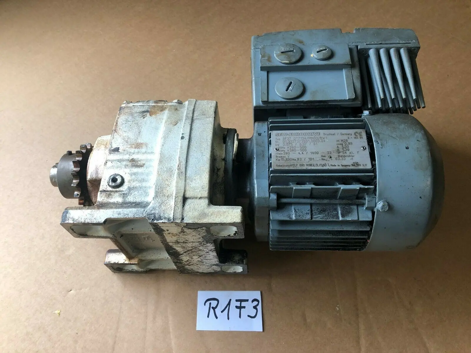 Produktfoto 1 von SEW SF37 DT71D4 MM03 BW1 380-500 V 280 - 1400 r/min Getriebemotor