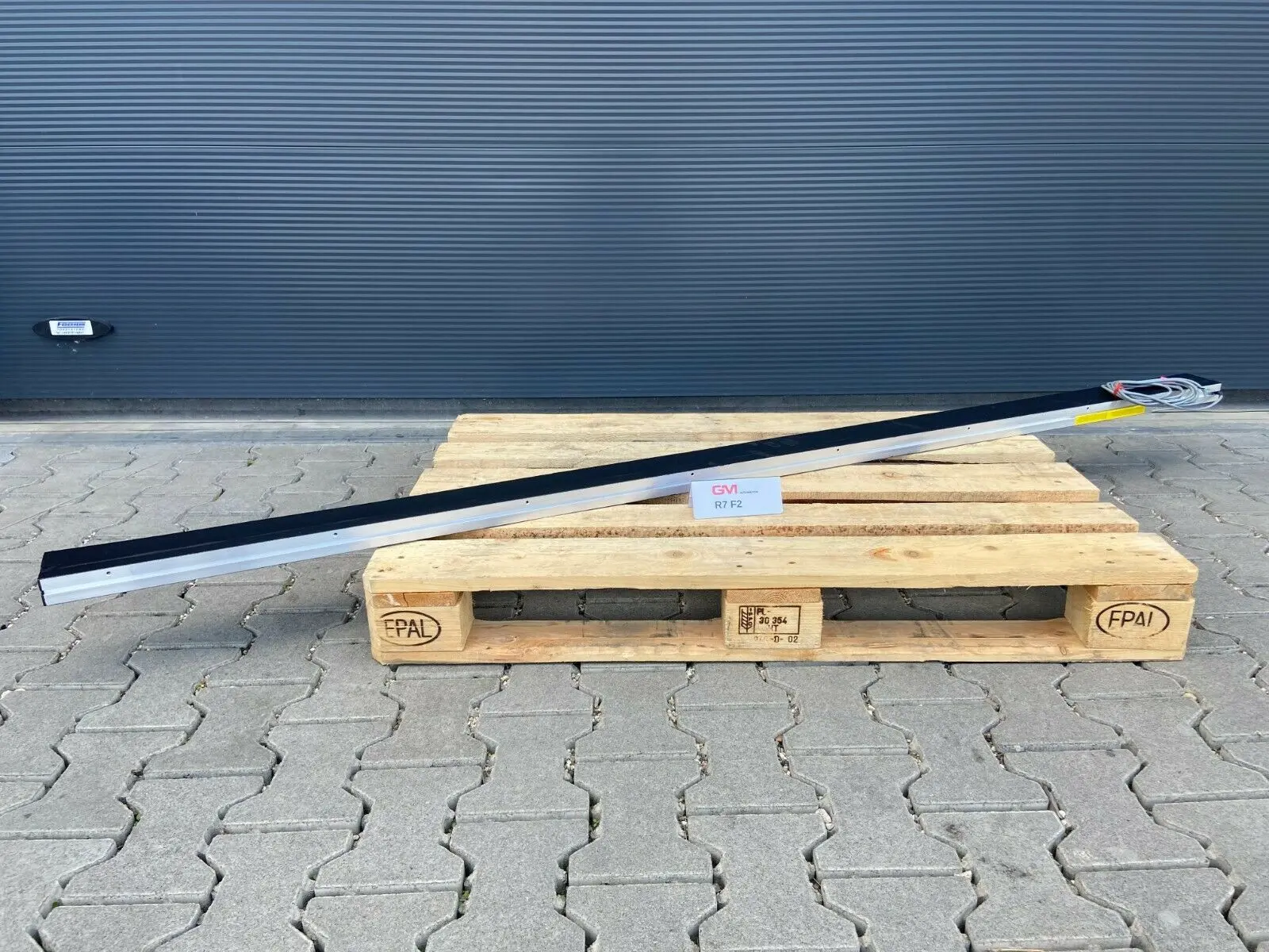 Produktfoto 1 von Mayser Safety Bumper 2200789 B4197 Typ II BK 2270 mm L 100 mm H Stossstange