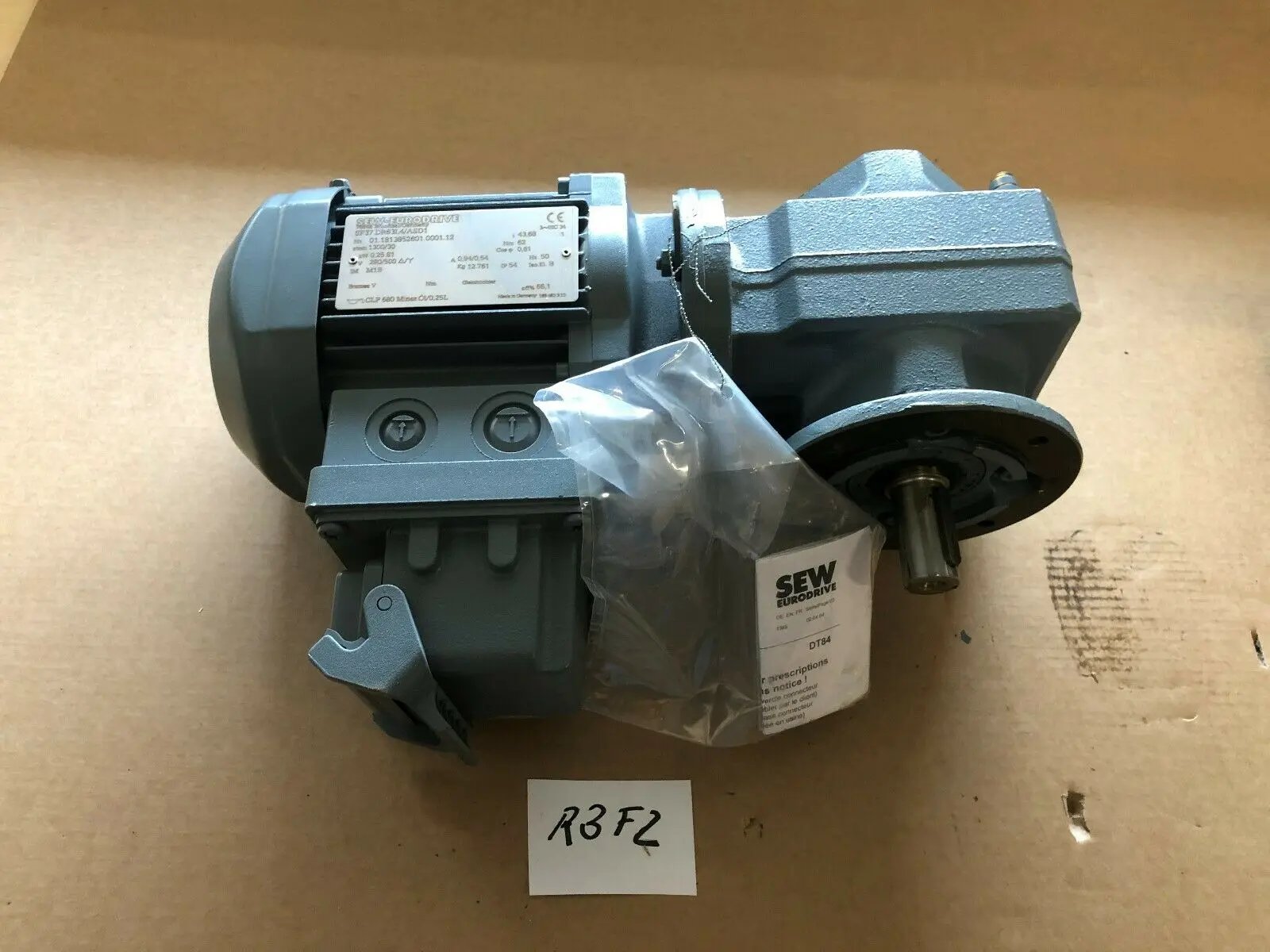 Produktfoto 1 von SEW SF37 DR63L4 ASD1 500V 1300 / 30 Umin 0,25 kW Getriebemotor