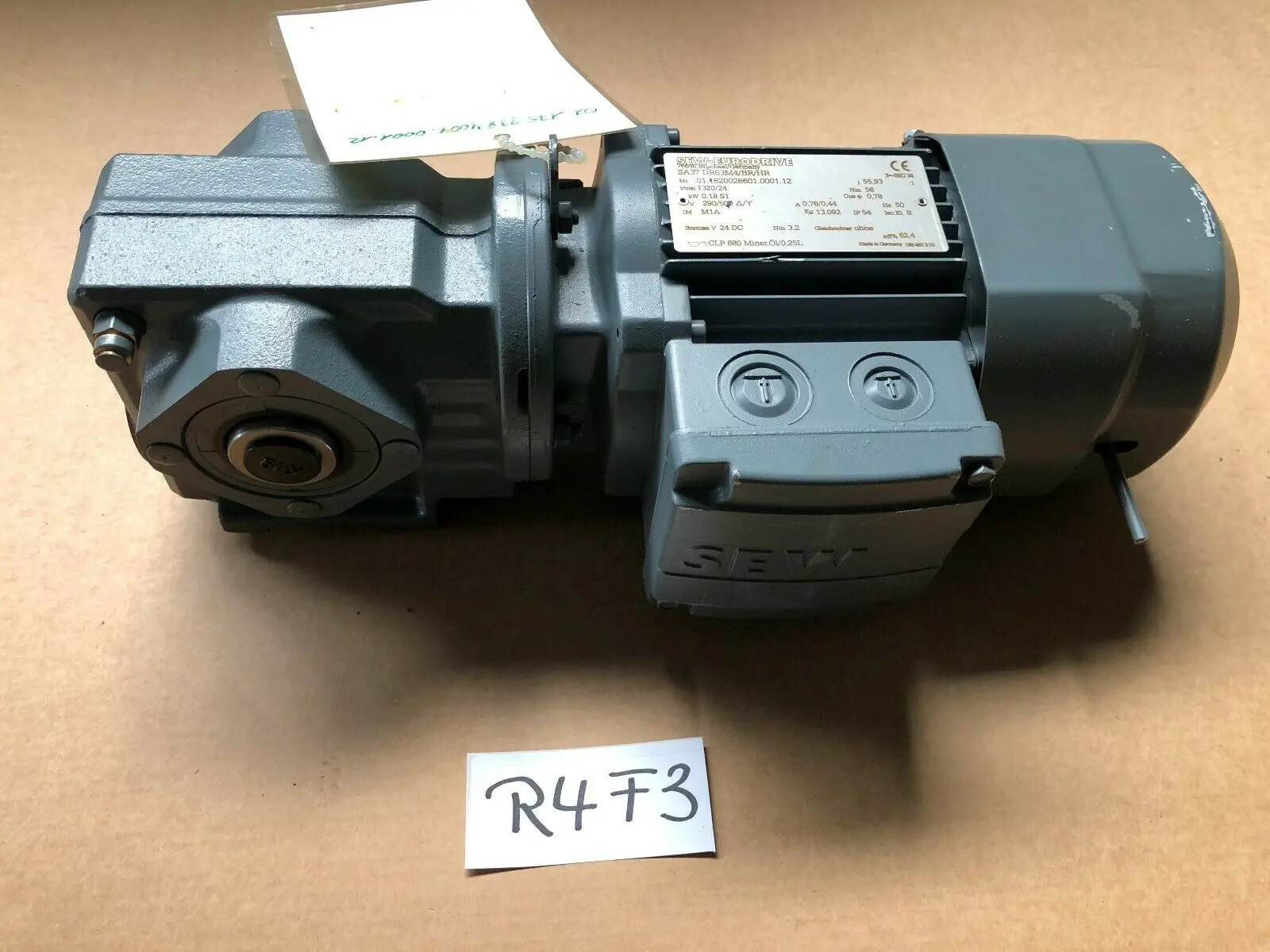 Produktfoto 1 von SEW Getriebemotor SA37 DR63M4 / BR / HR 500 V 0,18 kW 1320 / 24 Umin