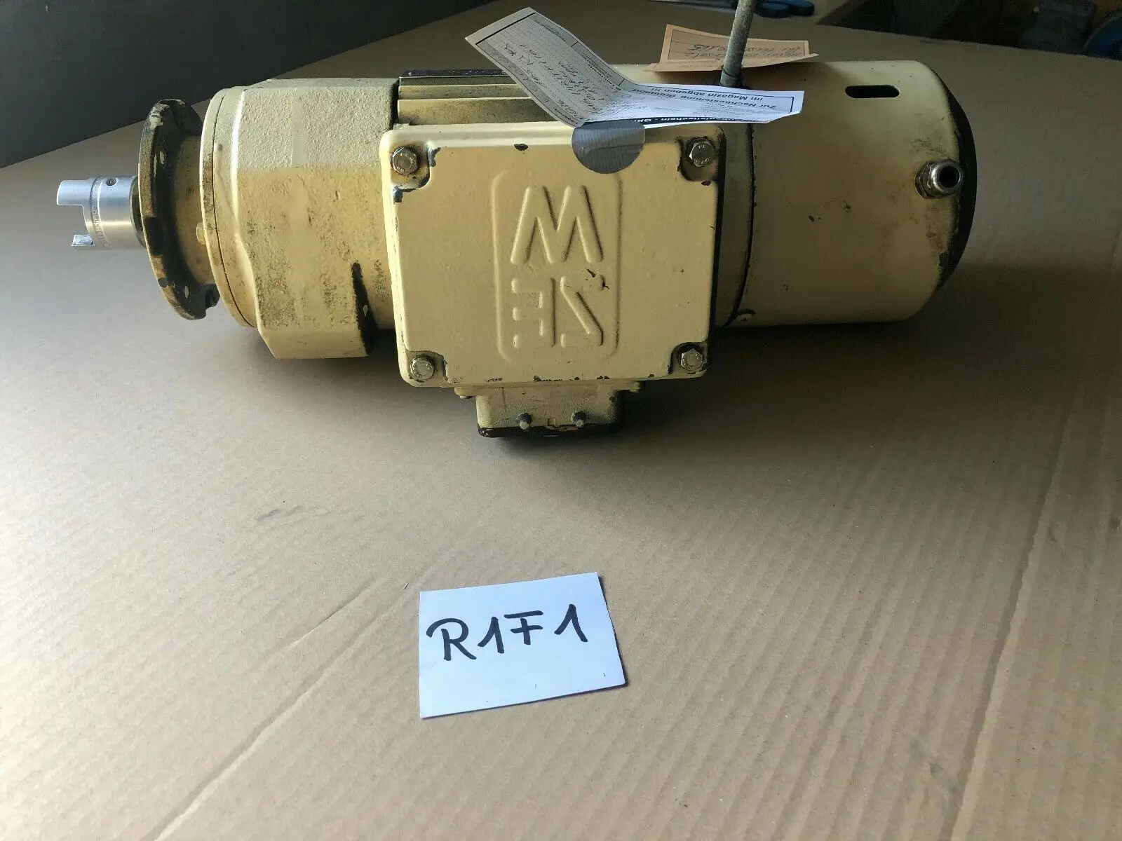 Produktfoto 1 von SEW RF32 DT 71D4BMG HR TF IG1 500 V 0,37 kW 1380 / 197 r/min