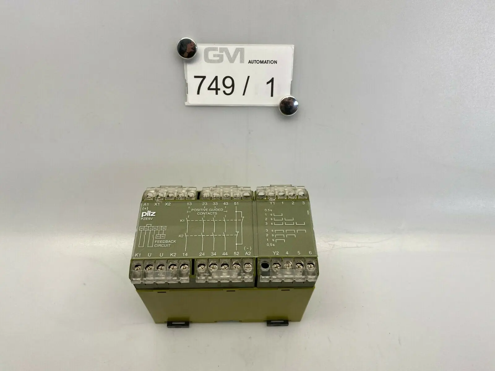 Produktfoto 1 von PILZ 474965 Sicherheitsrelais Safety Relay PZE5V 0,5-3s 24VDC 4S 1™ 240-400VAC