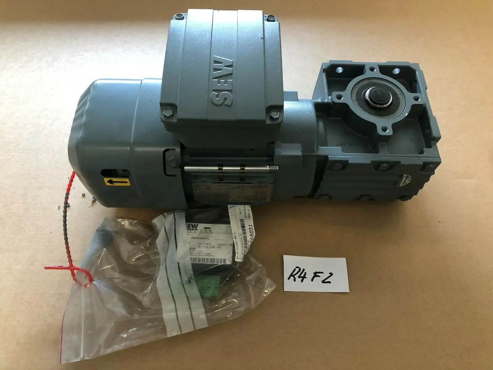 Produktfoto 1 von SEW WA30 DRS71 S6BE50HR 500 V 0,25 kW 895/33 Umin + SEW 08258031