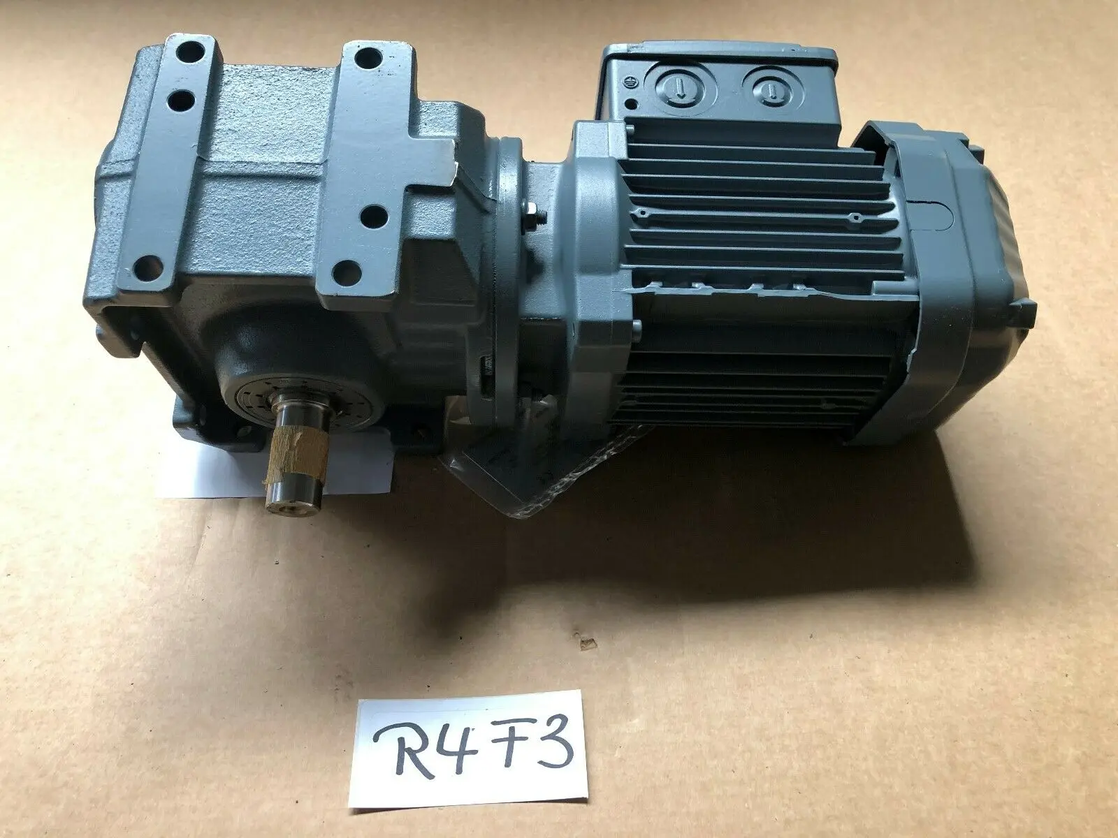 Produktfoto 1 von SEW S37 DRN 63 M4 500 V 0,18 kW 1375-13 U/min