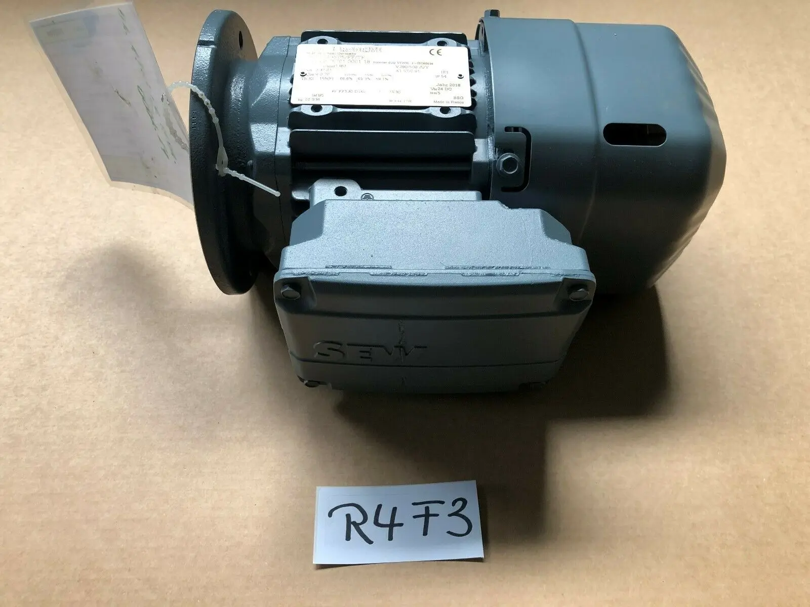 Produktfoto 1 von SEW DRS71 S4 BE05 /FF/TF 500V 0,91A 0,37 kW 1380 Umin