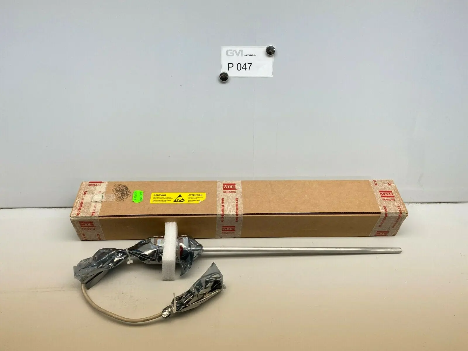 Produktfoto 1 von MTS Temposonics GHA0300MRR82R01 Positionsgeber Wegsensor 300mm Wegaufnehmer