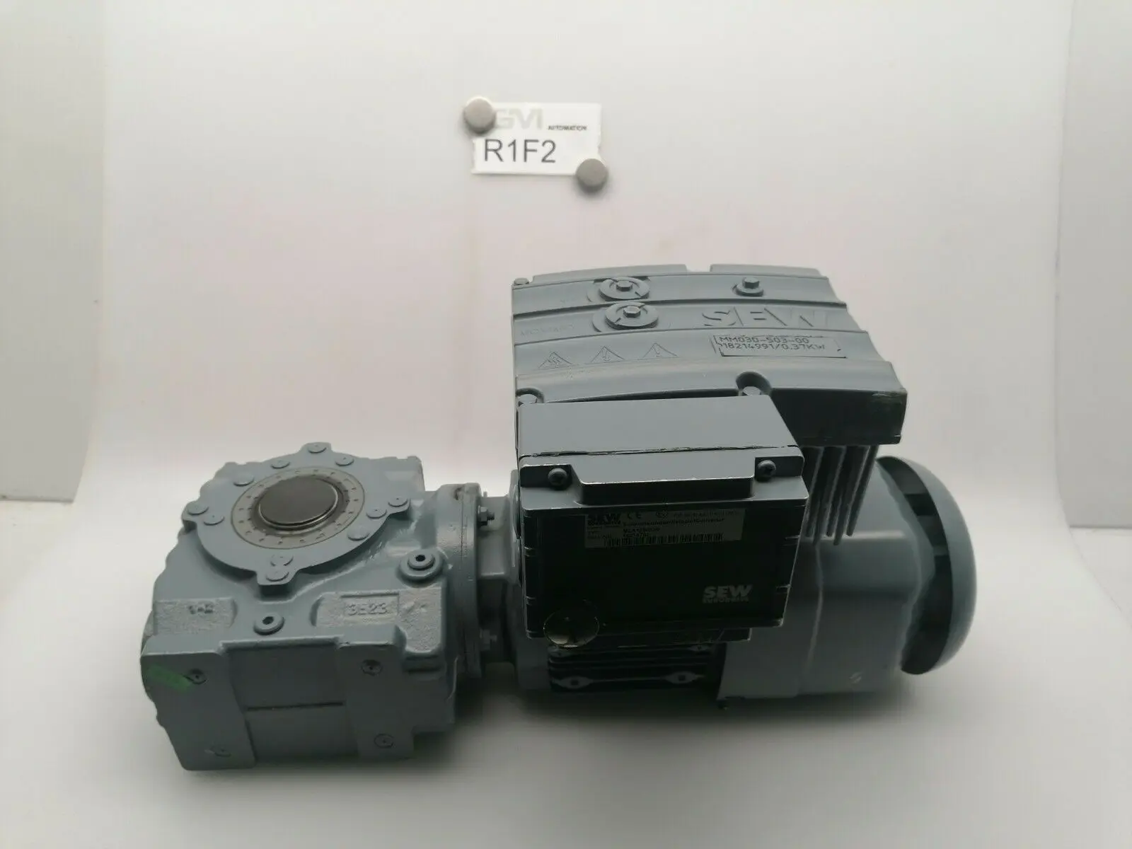 Produktfoto 1 von SEW SA47 DRS71S4 Getriebemotor 1400/8,9 r/min 0,37kW 380-500V MLA12B Movimot