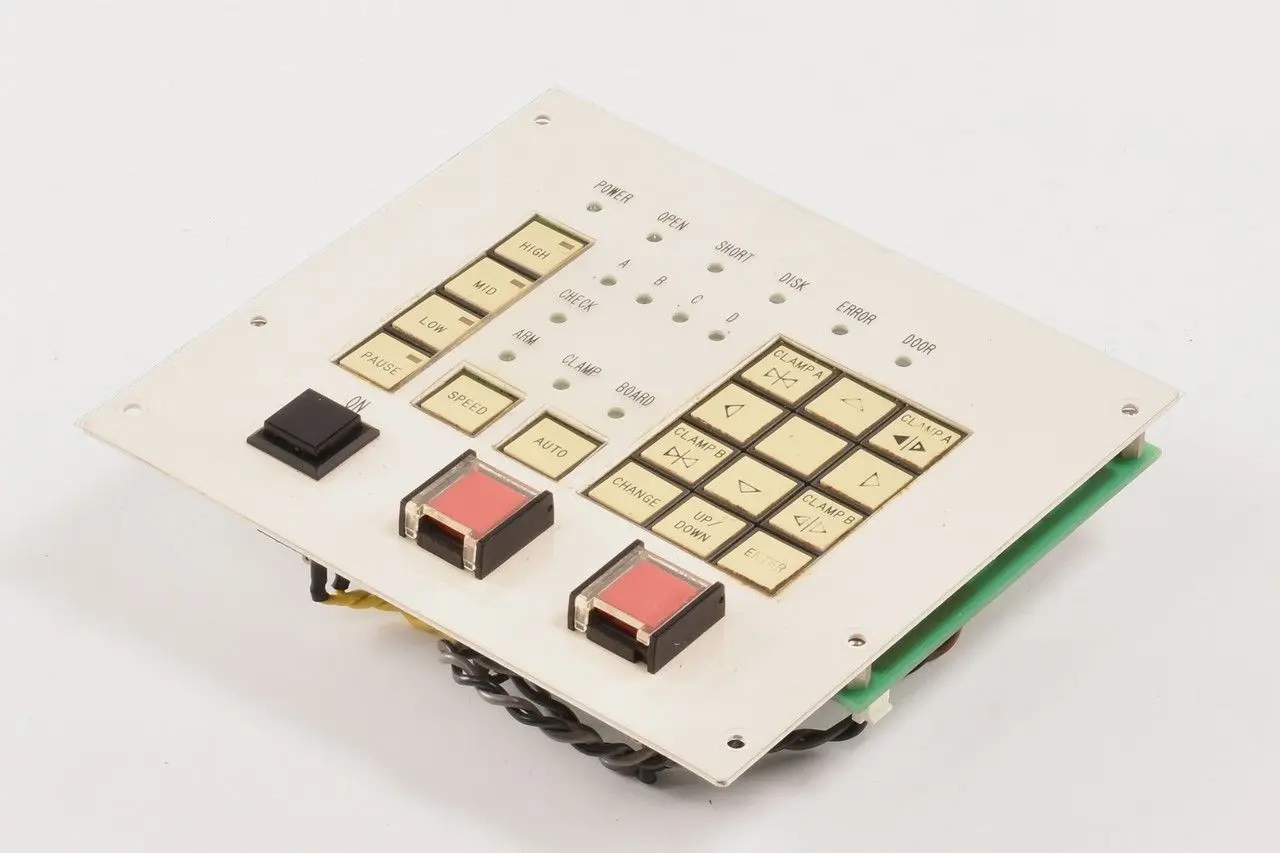 Produktfoto 1 von Microcraft Control Panel