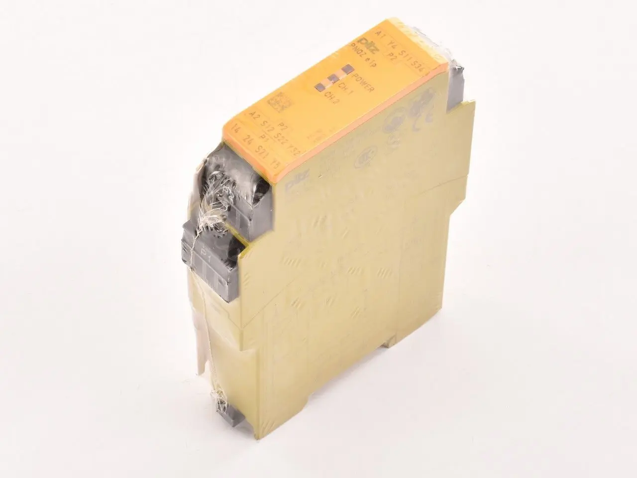 Produktfoto 1 von Pilz PNOZ  e1p 24VDC 2n/o