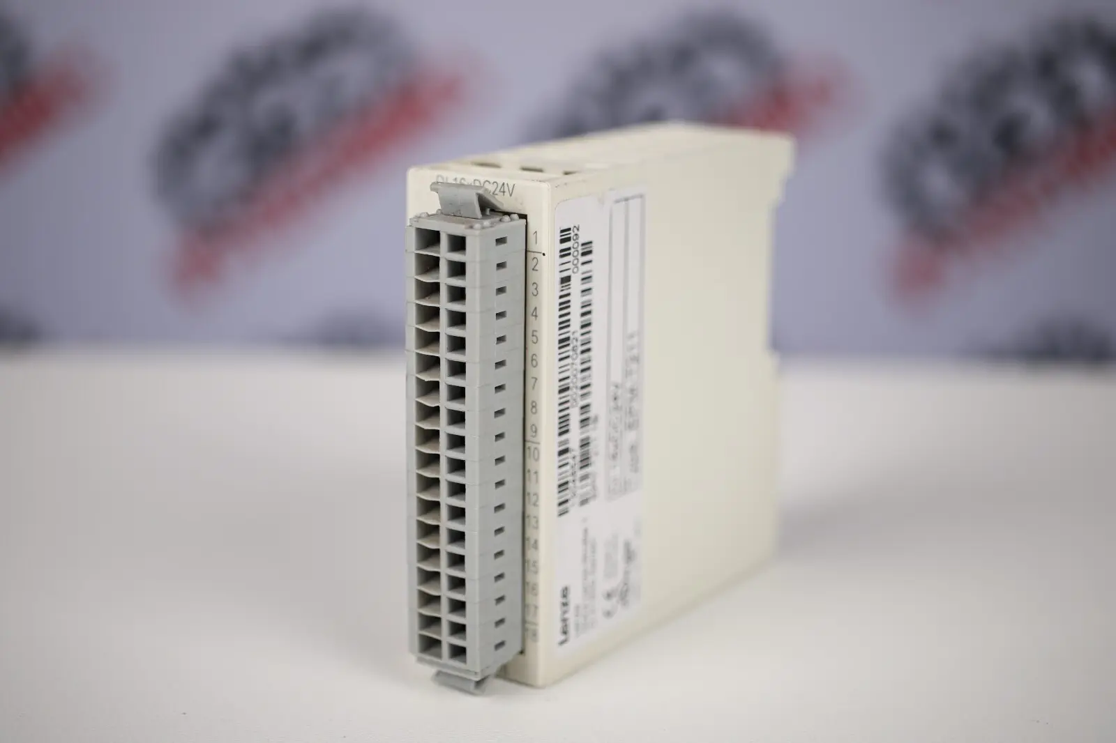 Produktfoto 1 von LENZE EPM-T211.1B (ID 13048547) (DI 16xDC24V)