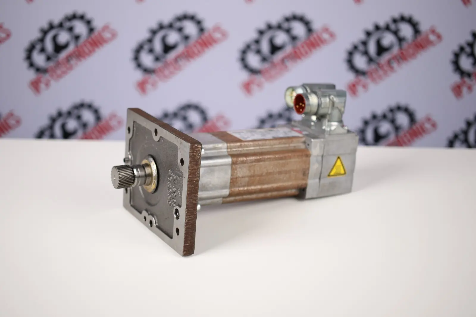 Produktfoto 1 von LENZE MCS 06I41-RS0B0-Z0C0-ST5S00N-R0XU (00455461)