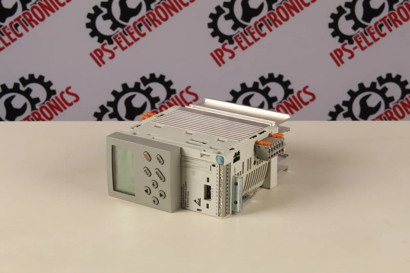 Produktfoto 1 von LENZE 8200 VECTOR E82EV251_2C (00469153)