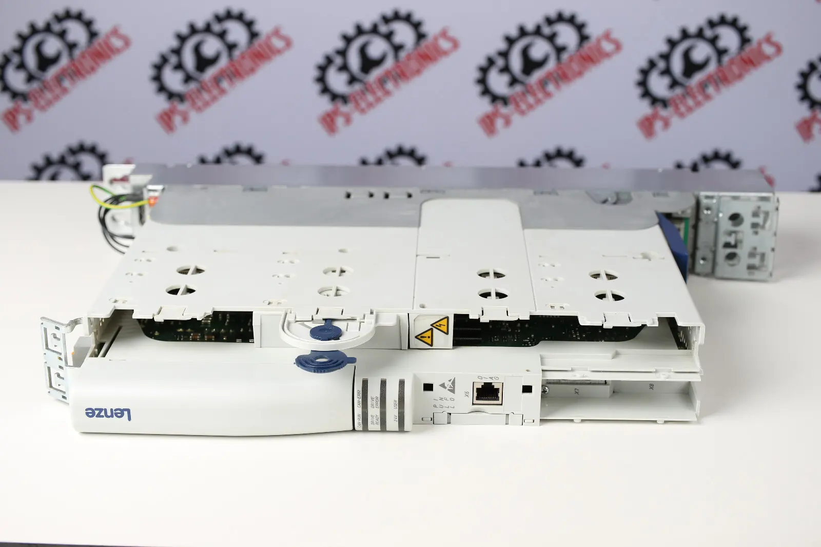 Produktfoto 1 von LENZE E94ASHE0034 (13219351) + E94AZMS0034