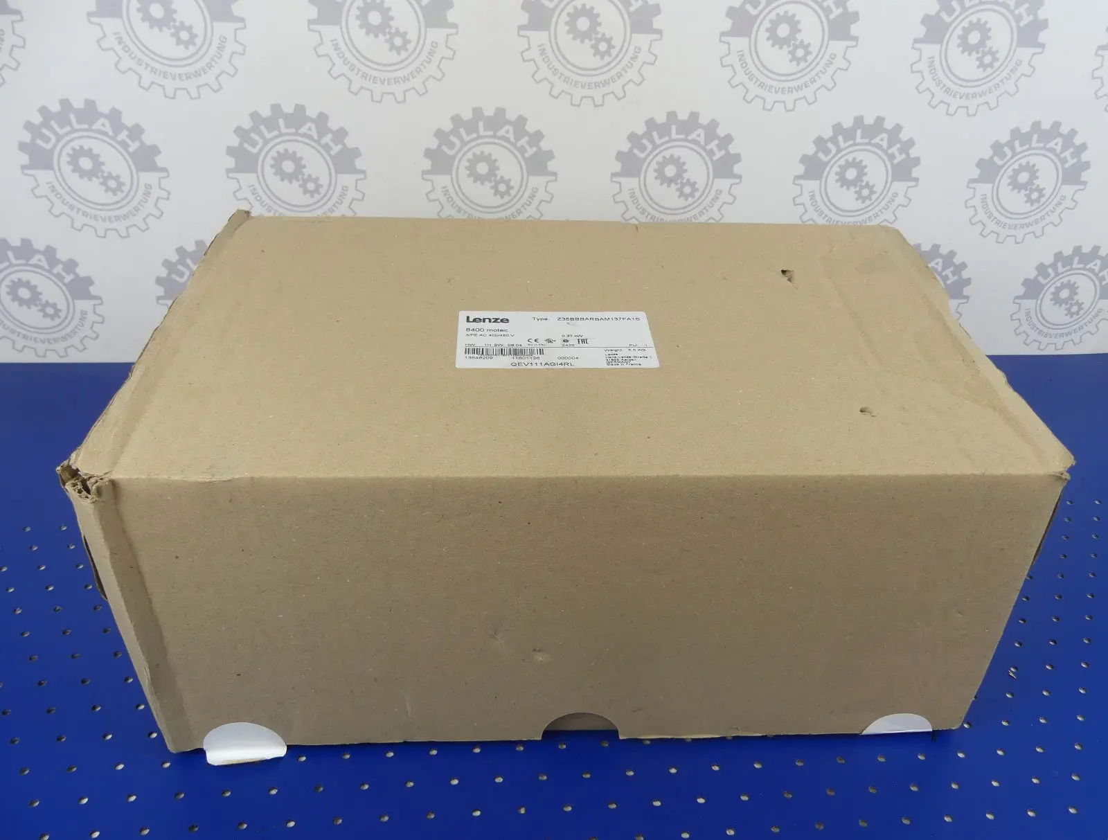 Produktfoto 1 von LENZE 8400 MOTEC Z35BBBARBAM137FA1S NEU