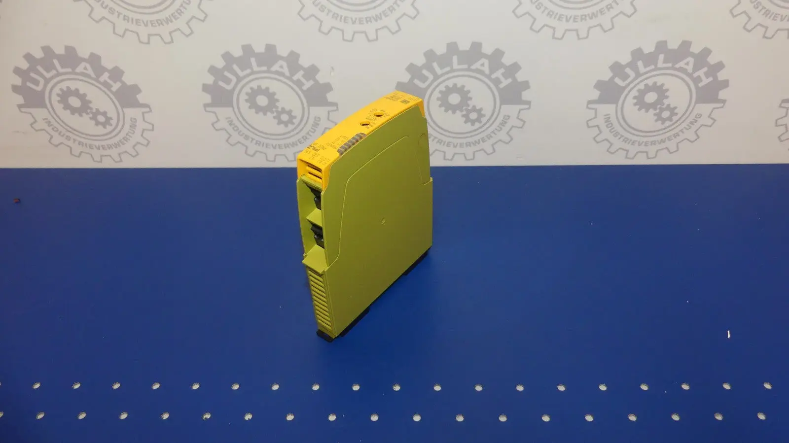 Produktfoto 1 von PILZ 2A000002 PNOZ yh1 2DI 24VDC