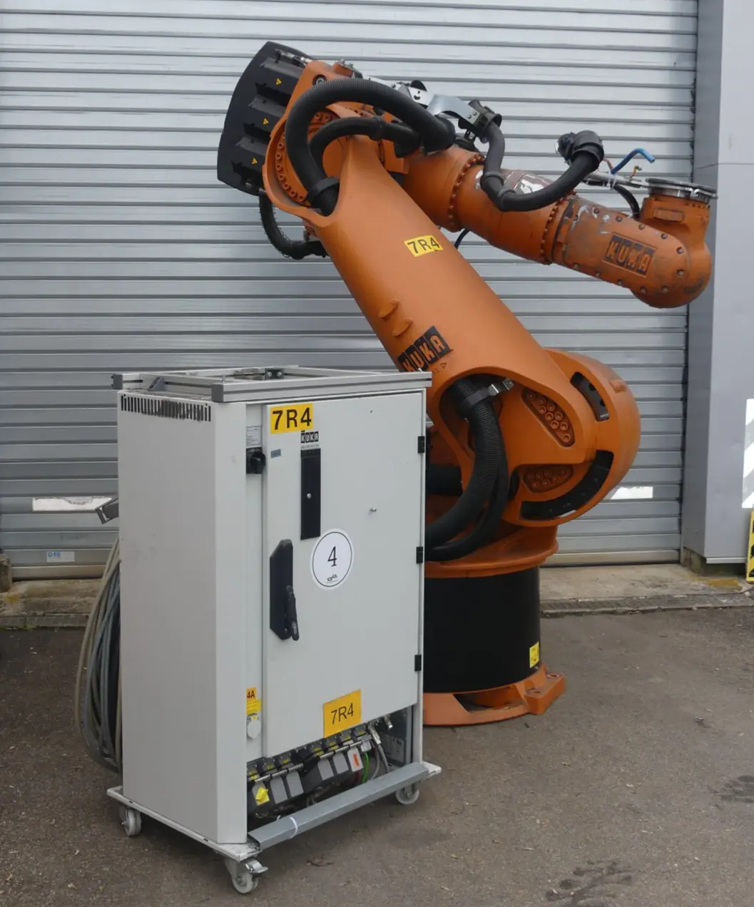 Produktfoto 1 von KUKA ROBOTER KR 360 L280-2 + Steuerung KR C2 B.j 2007