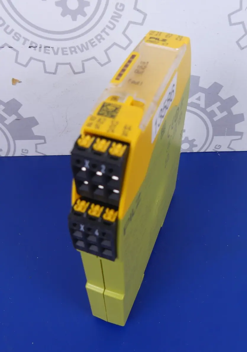Produktfoto 1 von Pilz PNOZ s7 C 24VDC 4n/o 1n/c  751107 Expand Sicherheitsrelais