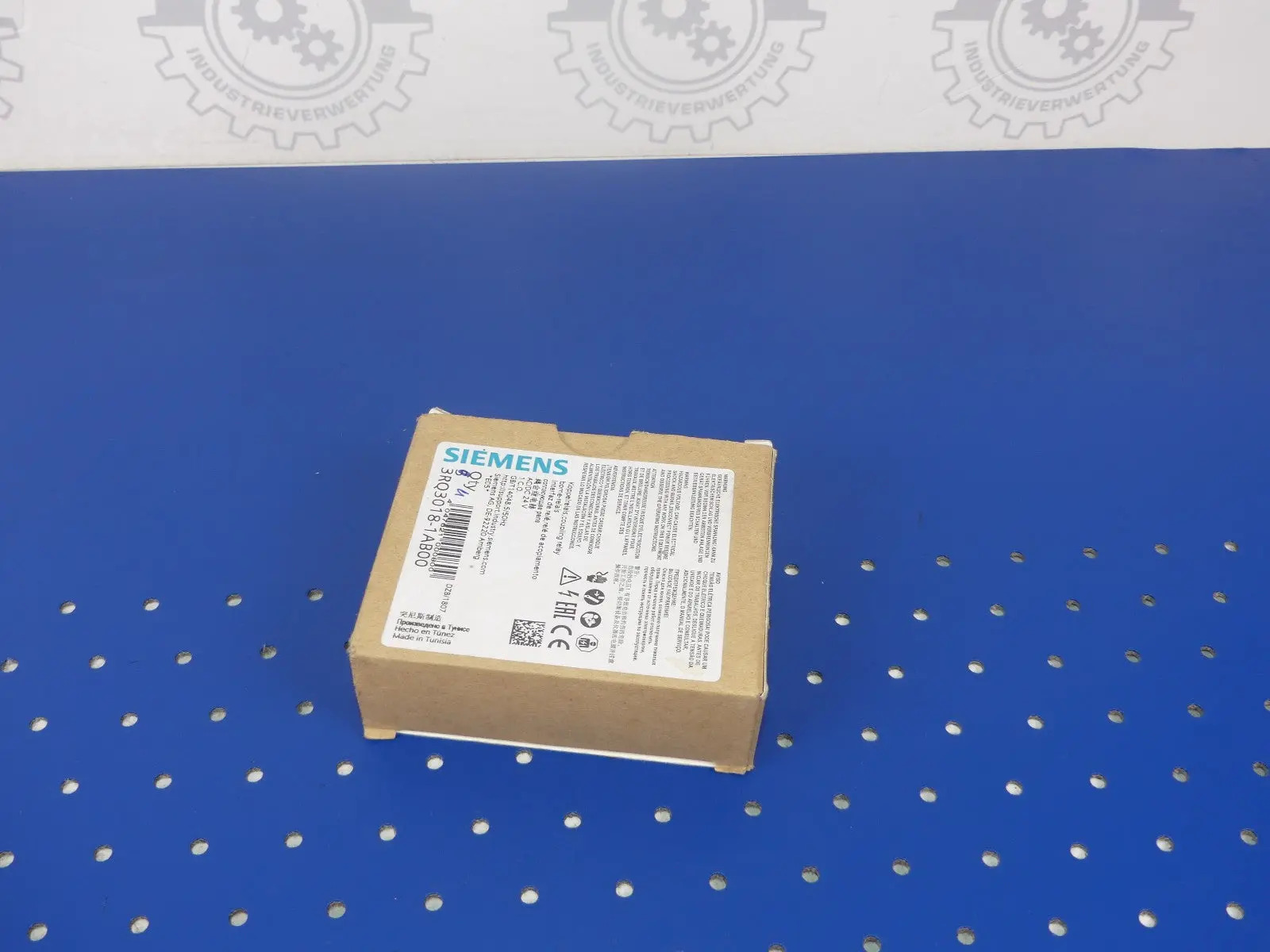 Produktfoto 1 von SIEMENS 3RQ3018-1AB00 Koppelrelais 4 Stück, Neu aus OVP