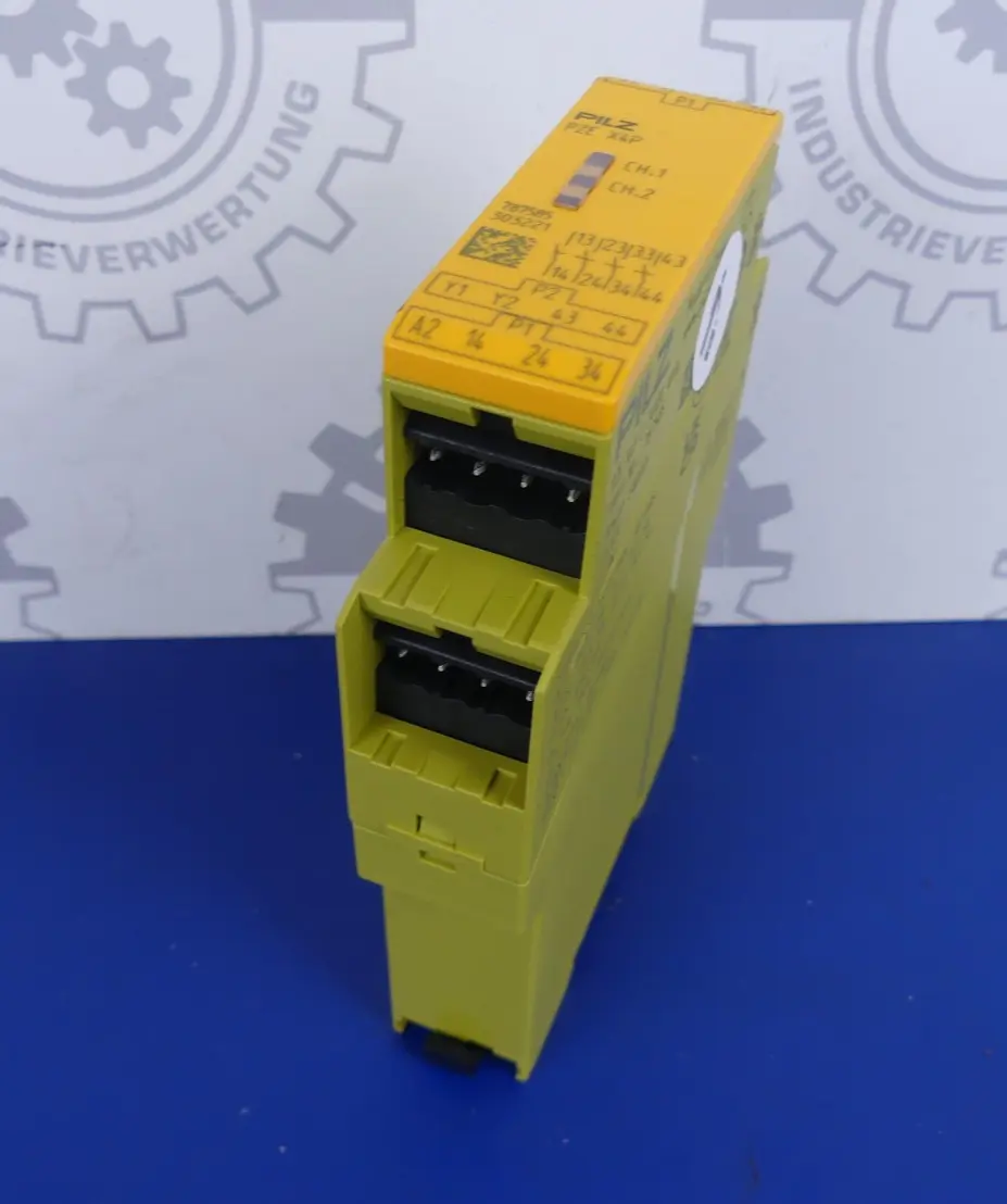 Produktfoto 1 von Pilz PZE X4P C 24VDC 4n/o 787585