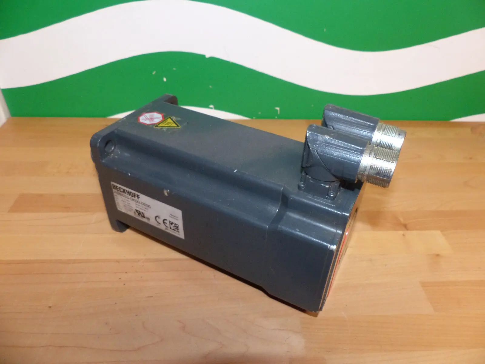 Produktfoto 1 von Beckhoff  Servomotor AM8053-0K00-0000 anschluss beschädigt s.Bilder