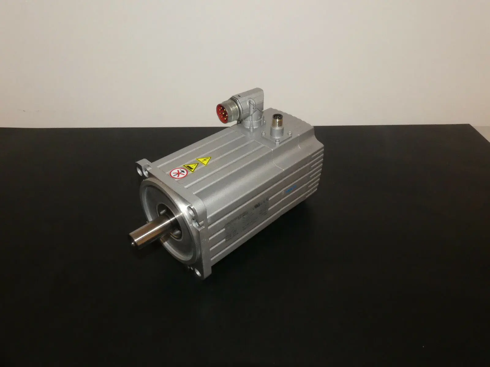 Produktfoto 1 von Festo EMMS-AS-100-S-HS-RMB