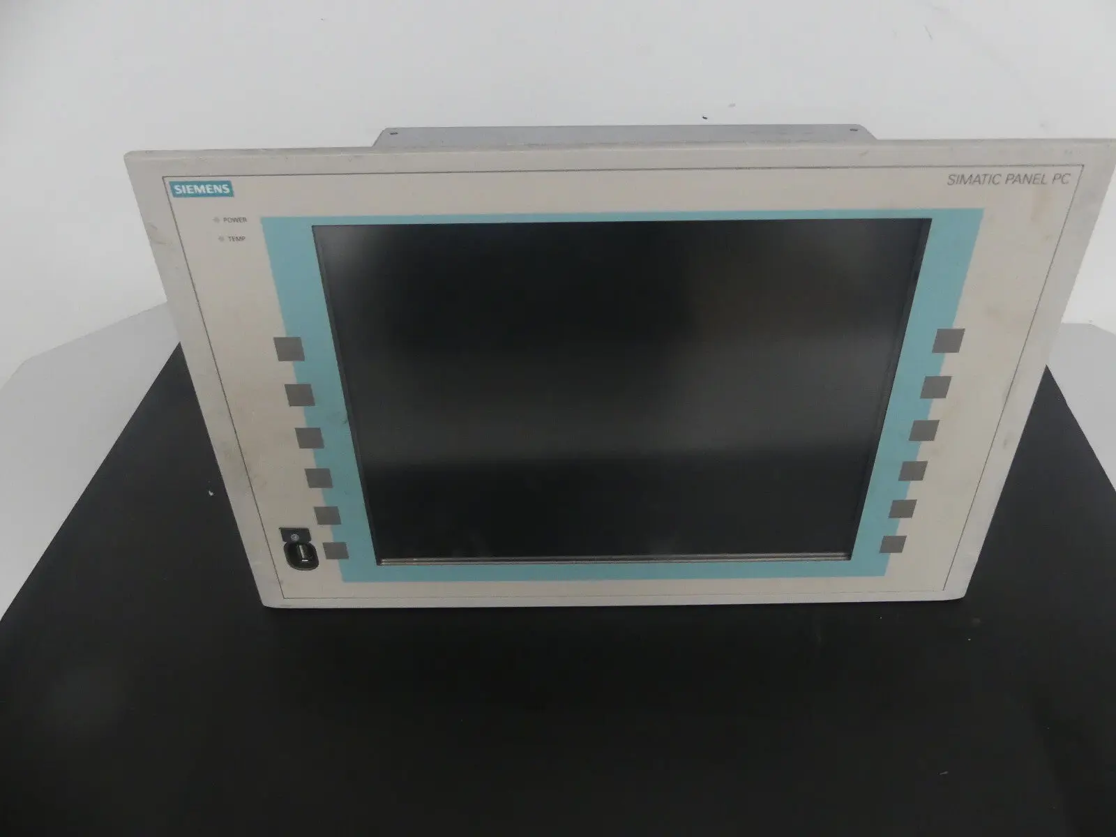 Produktfoto 1 von Siemens SIMATIC Panel PC 677B (AC) 15 Touch / A5E02486984 Panel A5E00899052